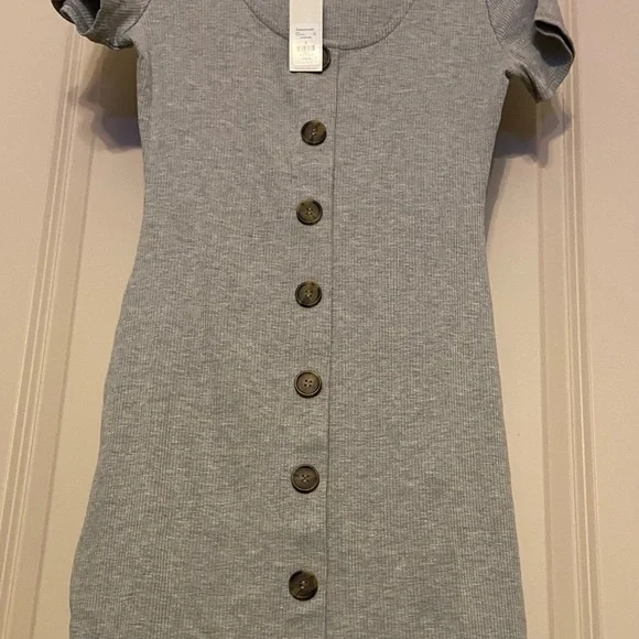 NWT Alya Sz-S Fitted Stretchy Ribbed Mini Tee Shirt Dress w/Eight Faux Buttons🎄 - Picture 4 of 16